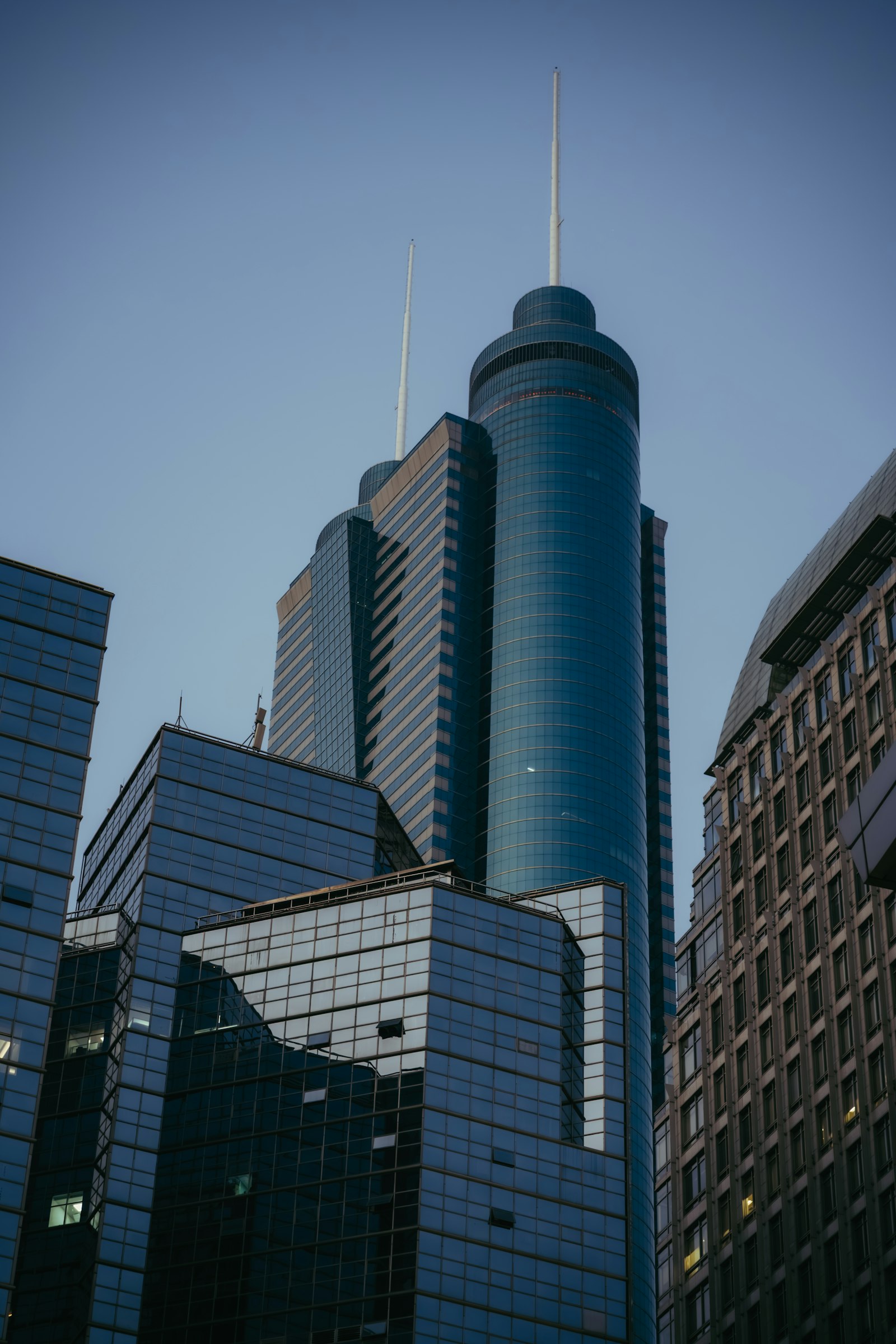 Glass business center in Mexico City with BI and CRM integration